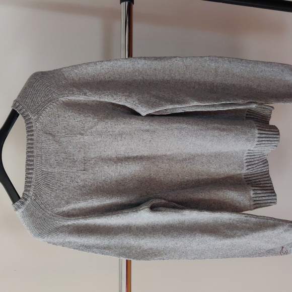 Hollister Sweater - Picture 3 of 3